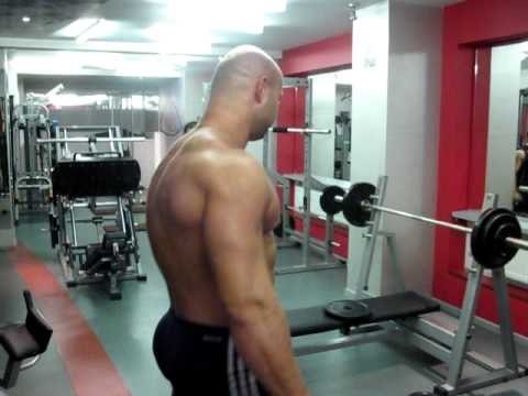 Как накачать икры. Упражнения подъем на носки для мышц ног с гантелями в домашних условиях.