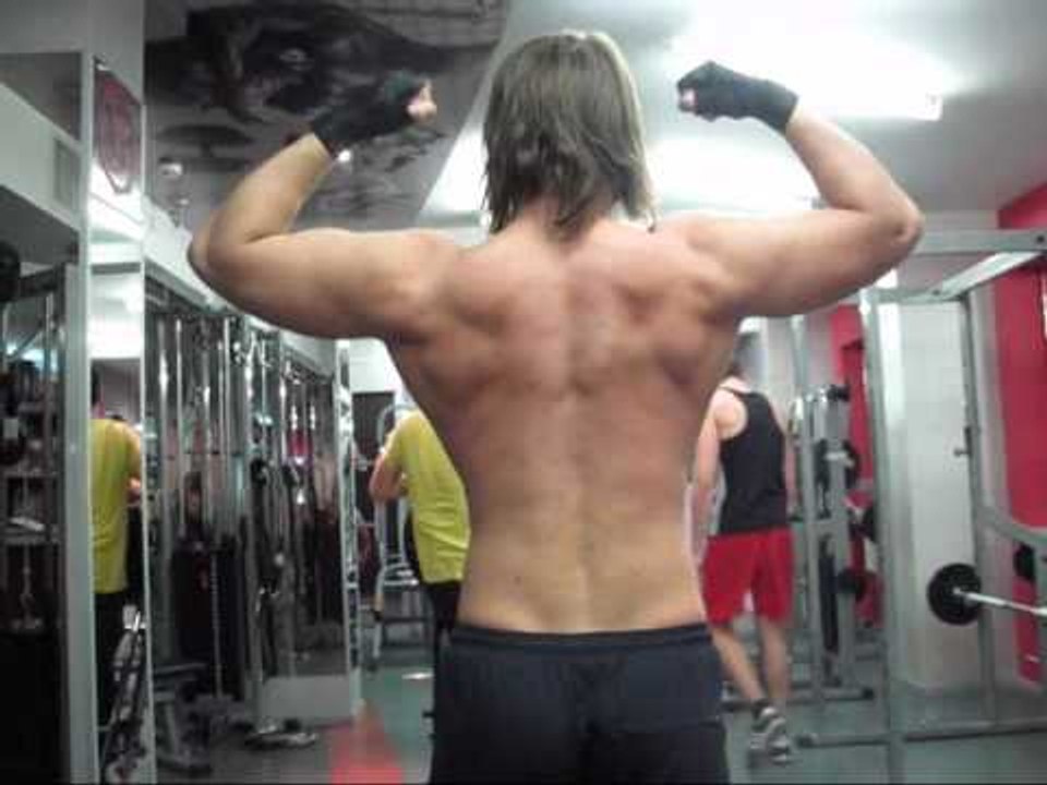 Отзыв - парень набрал 22 кг мышечной массы за 2 года! Результат тренировок - увеличение объема