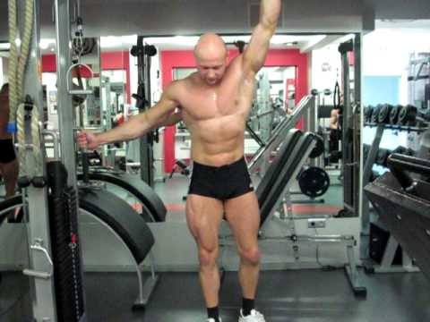 Как сесть на шпагат быстро, за месяц. Упражнение на растяжку, внутренняя часть бедра.