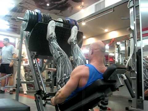 №11. Жим ногами в тренажере / incline leg press 800 lbs save style 8 reps