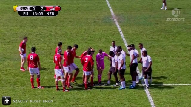 Rugby : le pire lancer en touche de tous les temps !