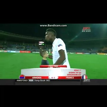 Quand Paul Pogba se prend un vent par un jeune supporter