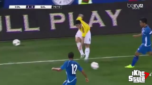 Le coup du foulard sublime de James Rodriguez