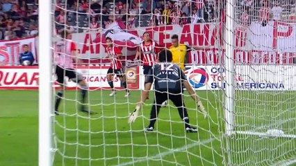 Late penalty earns Estudiantes dramatic win