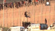 مقابله پلیس اسپانیا با مهاجران آفریقایی در مرز ملیلا