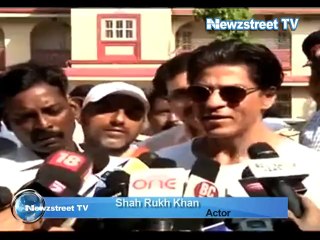Shah Rukh Khan and Gauri cast votes in Mumbai