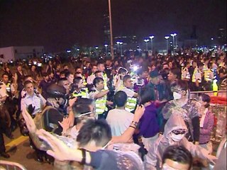 La noche más violenta en Hong Kong
