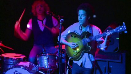 اشرطة الكاسيت تعود الى السوق رغم انتشار الموسيقى على الانترنت