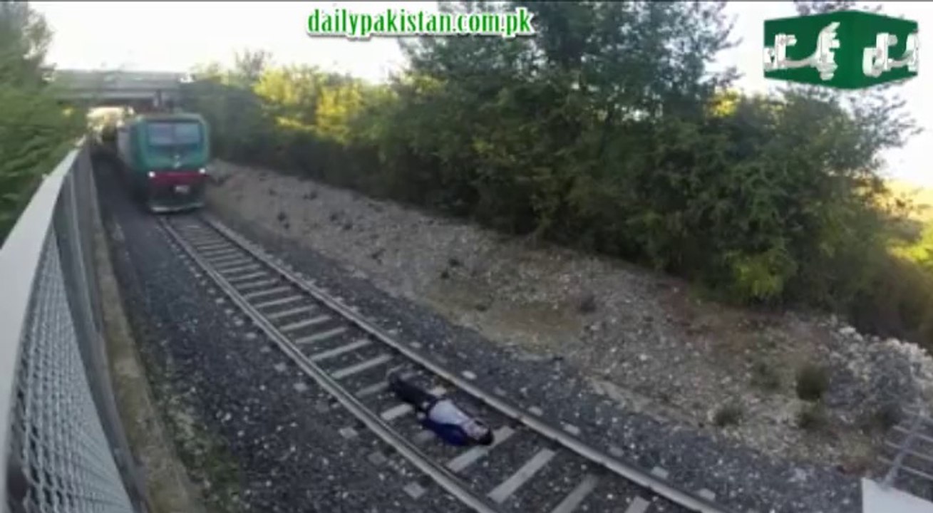 Train Drama ....Bahaduri ya Bewaqoofi