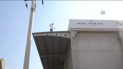 Elektrik Akımına Kapılan Çatı Ustası Yaralandı