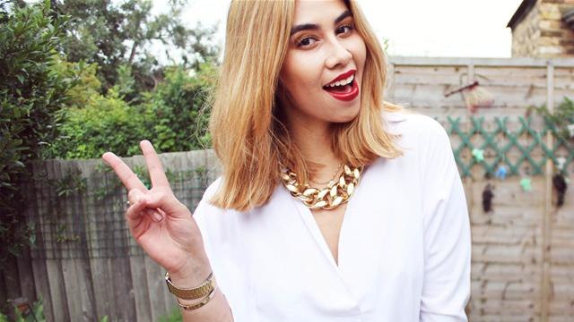 Tara's OOTD: Bomber, White Shirt And Leather Trousers