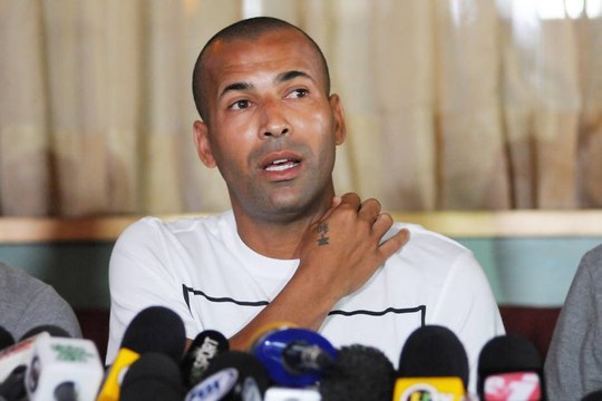 Torcedor solta o verbo contra Sheik durante coletiva