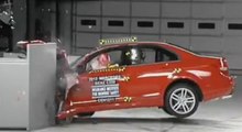 Mercedes C Serisi - Dar alanlı çarpışma testi