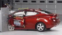 Hyundai Elantra - Dar alanlı çarpışma testi
