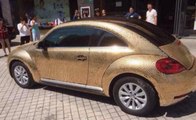 Volkswagen Beetle Covered With More Than 10000 Coins !