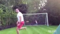 The best and funniest SOCCER FAILS! - awesome sport compilation - Vidéo Dailymotion