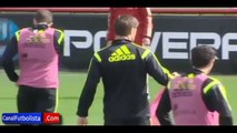 Vicente Del Bosque expulse Cesc Fabregas de l’entraînement - Vidéo Dailymotion