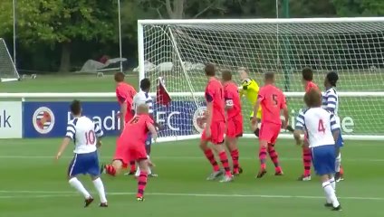 Voila comment on tire un coup franc. Le but le plus classe et fou de 2013!! - Vidéo Dailymotion