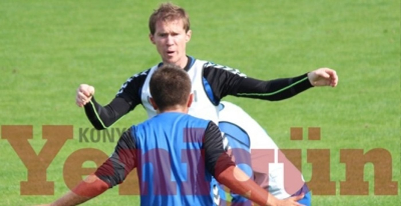 Konyaspor'da Hleb ile Özgür, Yumruk Yumruğa Kavga Etti