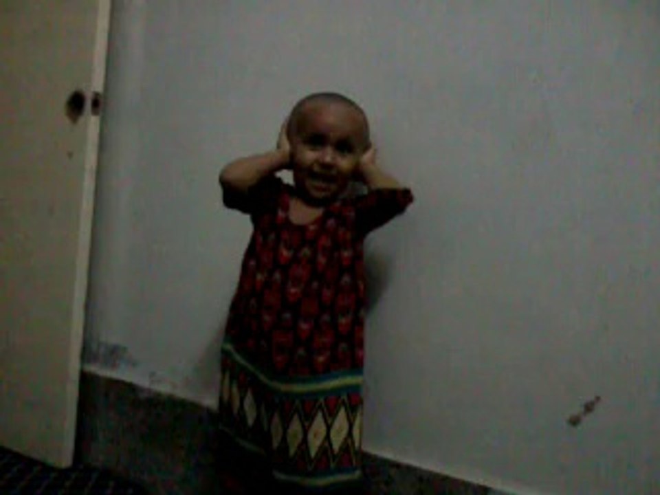 Choti si bachi azaan dety howy say subhanallah