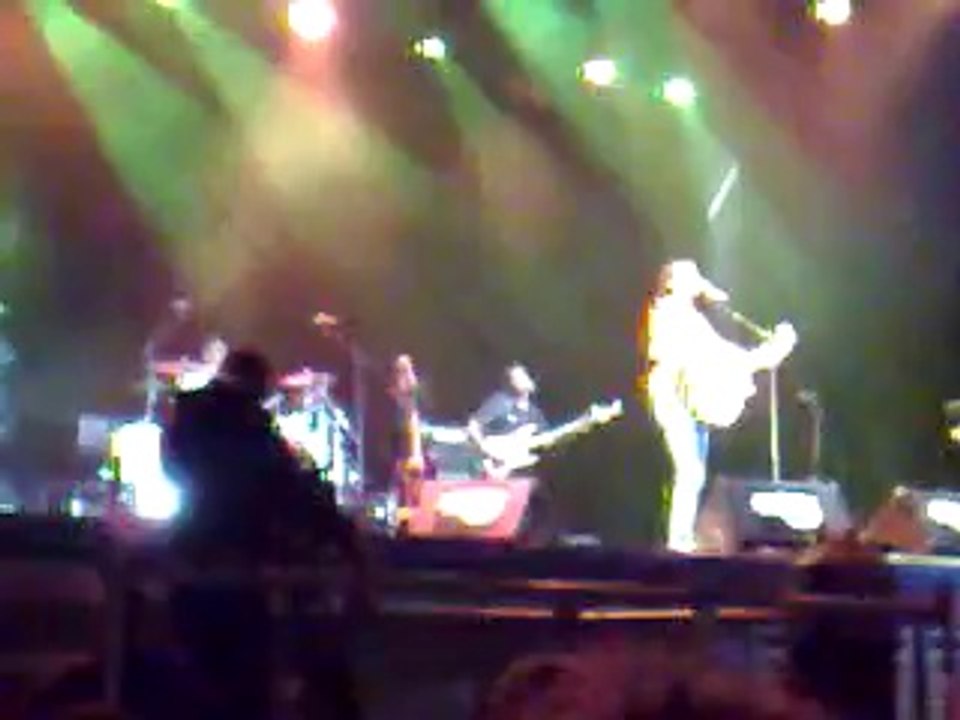 Ayo - Intro + "Down On My Knees"