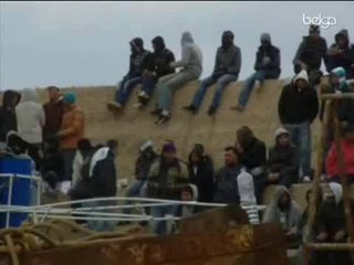Lampedusa submergée par l'exil des Tunisiens