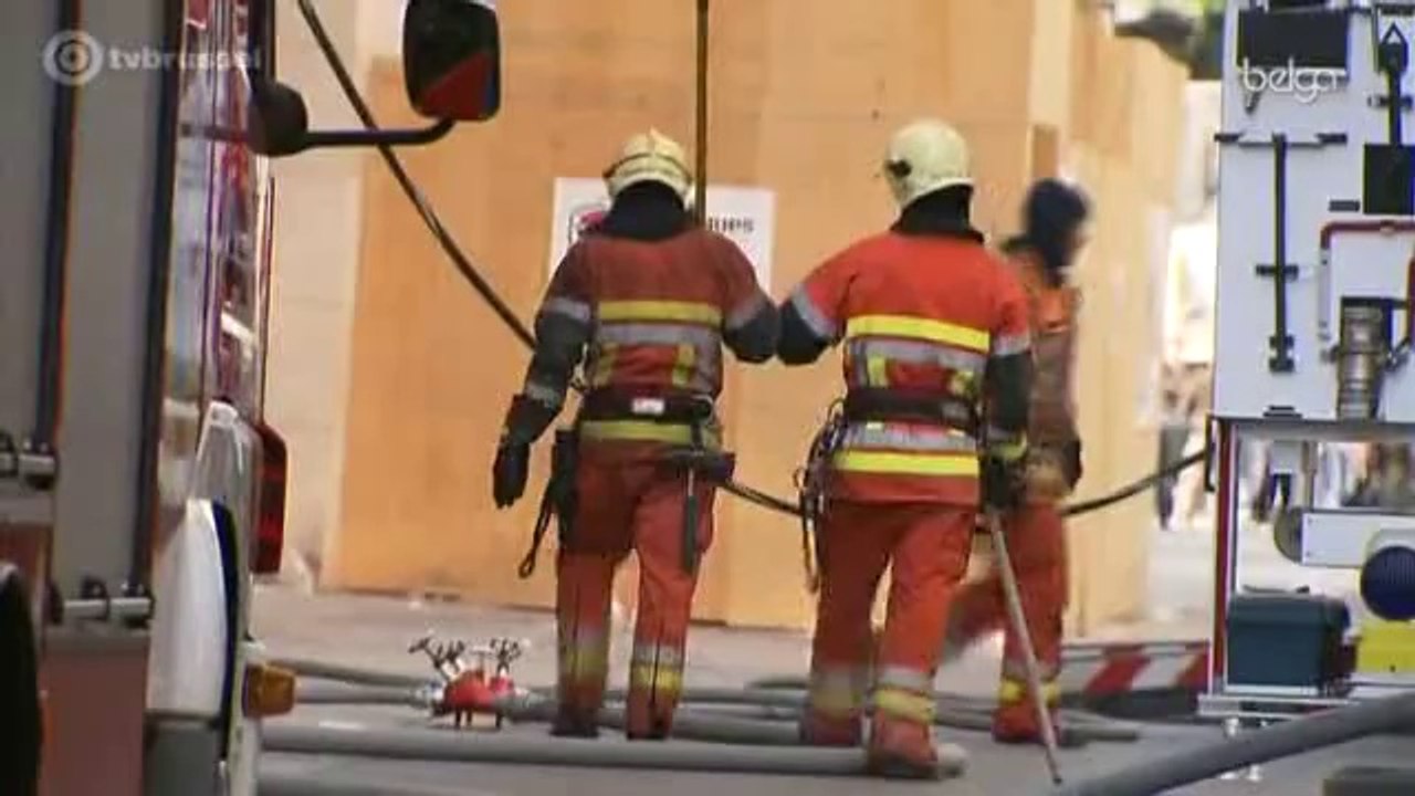 Important incendie de toitures rue Neuve, à Bruxelles