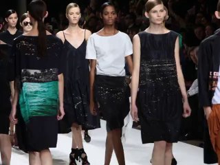 Défilé de Mode à Paris: Dries Van Noten