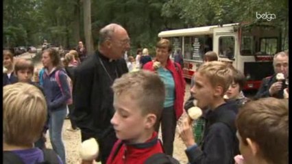 Mgr Léonard ne veut pas de directeurs d'école divorcés