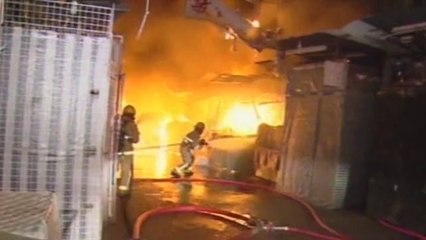 Terrible incendie dans un marché de Hong Kong