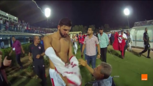 صيام بن يوسف يقوم بحركة إنسانية نبيلة مع تصفيق الجمهور