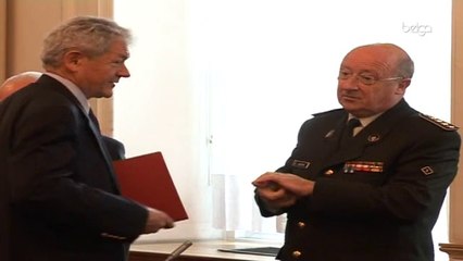 Le gouvernement tient la démission de Delcour "en suspens"