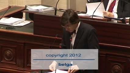 Expulsion : Di Rupo ne condamne pas l'attitude d'une sénatrice PS