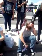 Une mère publie sur Facebook un film montrant sa fille frappée par des élèves