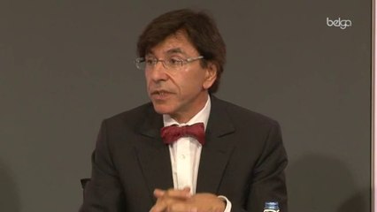 Di Rupo ne fera rien sans l'accord des six