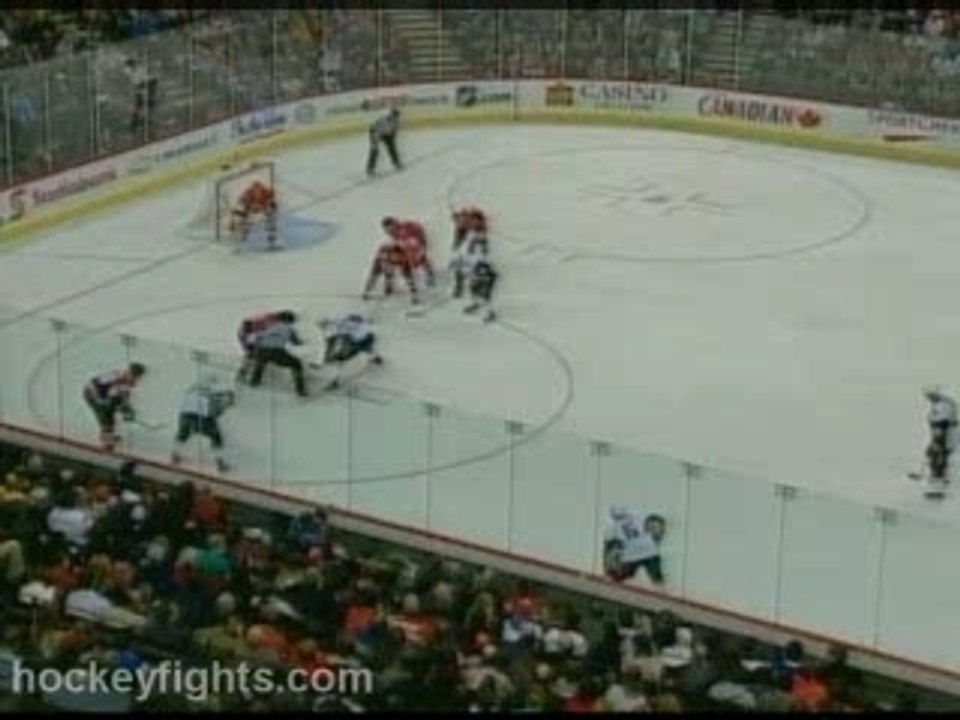 061118 Andrew Peters vs Brian McGrattan