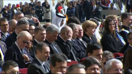 Le roi Albert II et la reine Paola saluent le nouveau pape