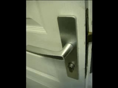 artisan serrurier ThÃ©nisy Â 77520 Tel: 0156470783 Ouverture de porte Â