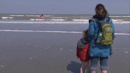 Les sauveteurs font leur apparition sur les plages