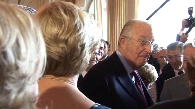 Une diminution historique des dotations royales, justifie Di Rupo