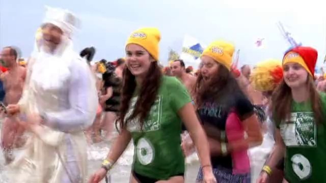 5.550 baigneurs à l'eau pour la baignade du Nouvel an d'Ostende