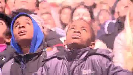 Le feu d'artifice a illuminé le ciel bruxellois pour 2014