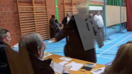 Les bureaux de vote ouverts une heure de plus?