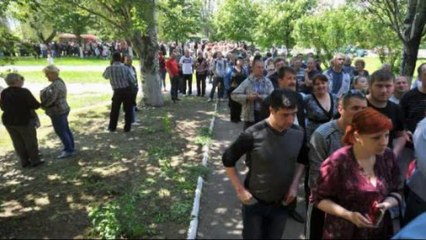 Ukraine: les séparatistes revendiquent un "oui" massif