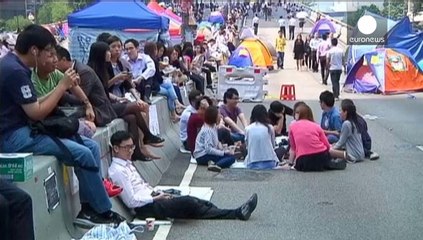 Hong Kong leader tells students it's good to talk but offers dialogue excluding main demands
