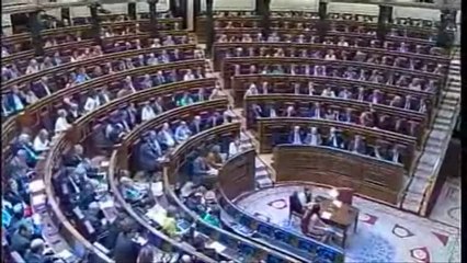 Les députés espagnols votent l'abdication du roi, malgré les appels au référendum