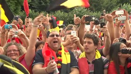 Les Diables rouges de retour en Belgique, acclamés par leurs supporters