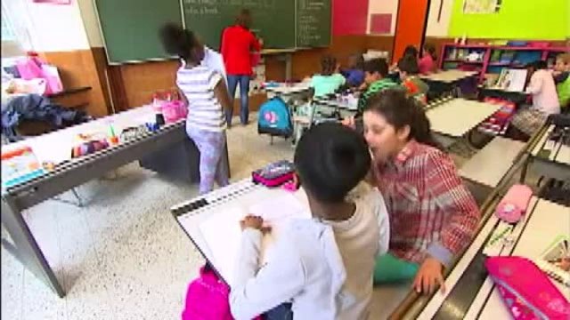 Un boîtier qui mesure la qualité de l'air dans les classes