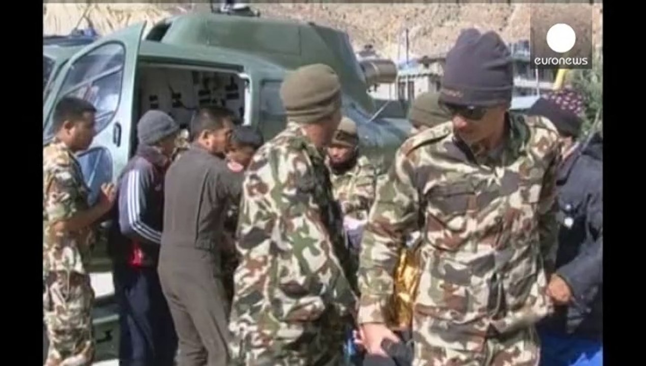 Nepal, continuano le ricerche degli escursionisti dispersi