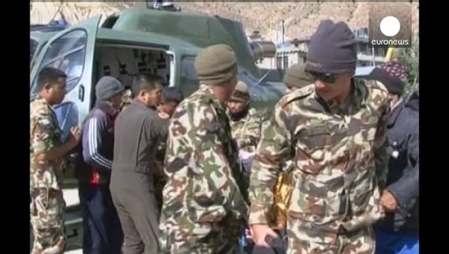 Непал: число жертв схода лавины в Гималаях превысило 30